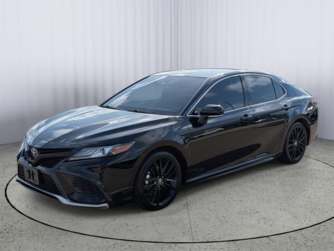Used 2024 Toyota Camry XSE FWD image 1