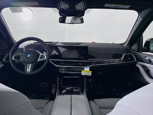 Used 2026 BMW X5 xDrive50e w/ M Sport Package AWD/4WD image 23