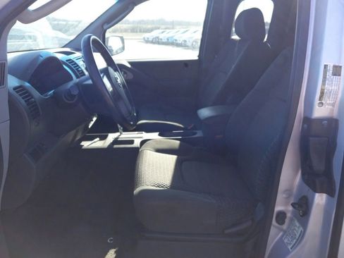 Used 2008 Nissan Frontier SE w/ Tow Hitch Pkg image 18