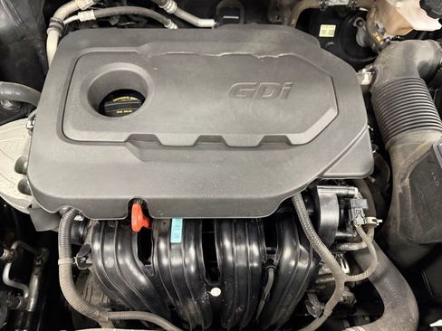 Used 2020 Kia Sportage LX image 9