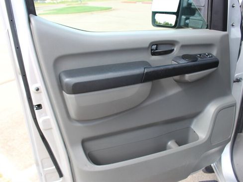 Used 2014 Nissan NV 3500 SL w/ Technology Package RWD image 31
