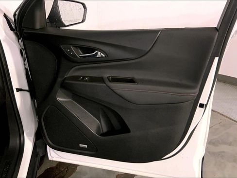 Used 2023 Chevrolet Equinox RS w/ RS Leather Package AWD/4WD image 25