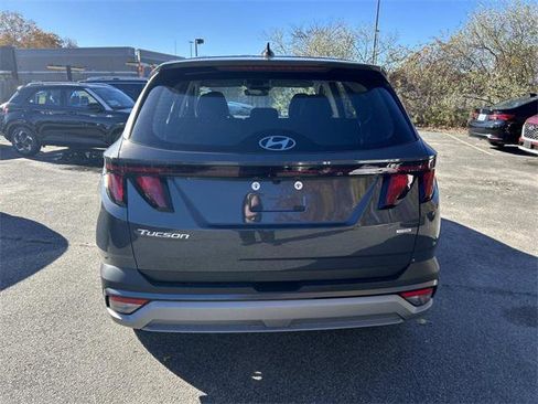 New 2026 Hyundai Tucson SE image 4