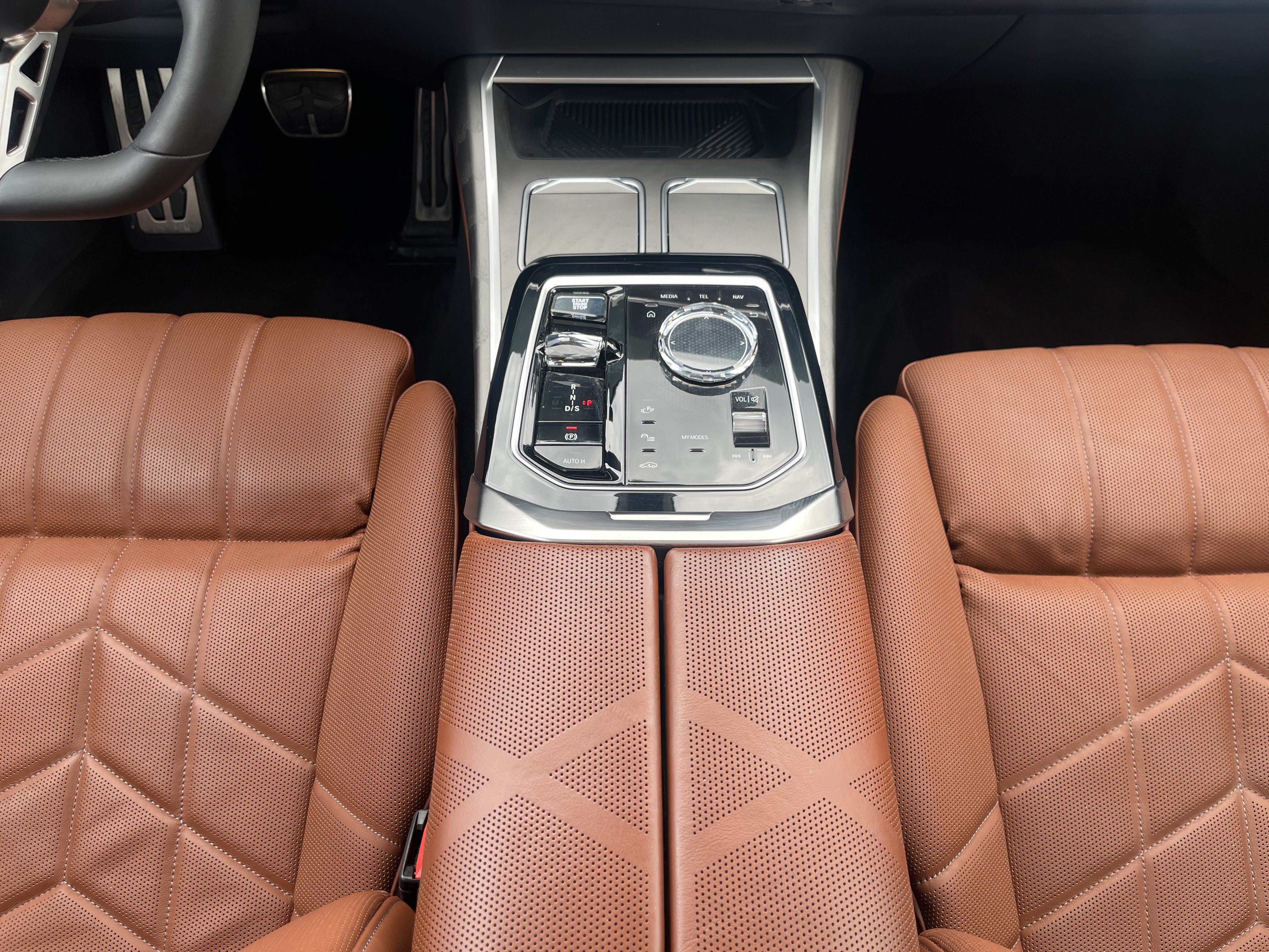 Certified 2023 BMW 760i xDrive AWD/4WD image 16