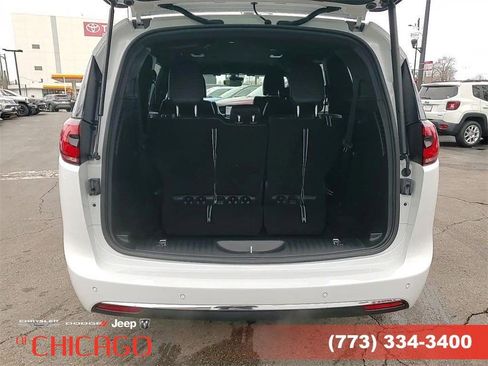 New 2025 Chrysler Pacifica Select image 7