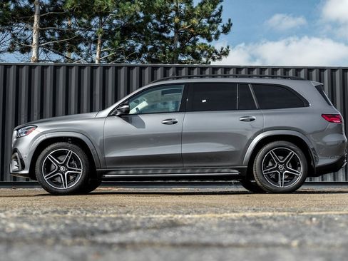 Used 2026 Mercedes-Benz GLS 450 GLS 450 image 3