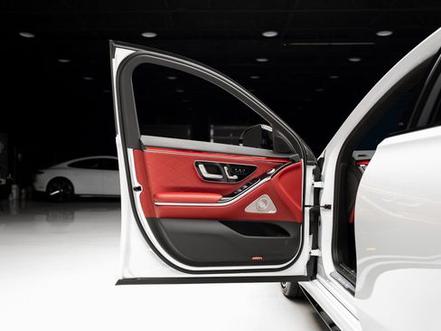 Used 2023 Mercedes-Benz S 500 4MATIC w/ AMG Line image 50