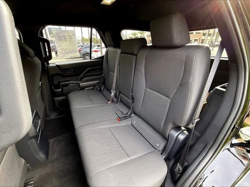 Used 2025 Toyota 4Runner SR5 image 18