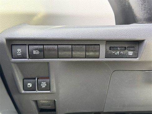 Used 2024 Toyota Sienna LE image 23