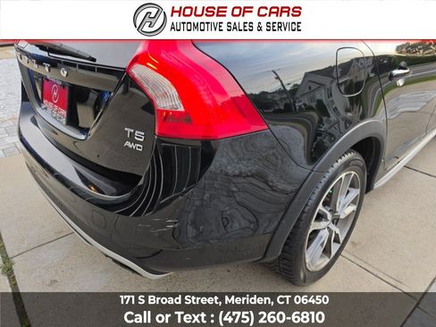 Used 2017 Volvo V60 T5 Cross Country w/ Climate Package AWD/4WD image 14
