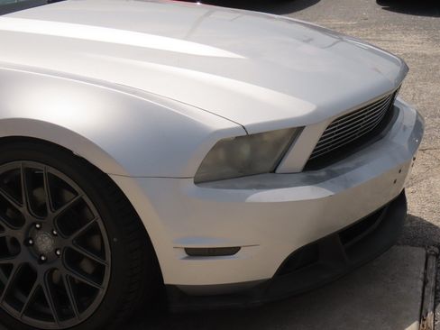 Used 2011 Ford Mustang GT Premium w/ Electronics Pkg RWD image 6