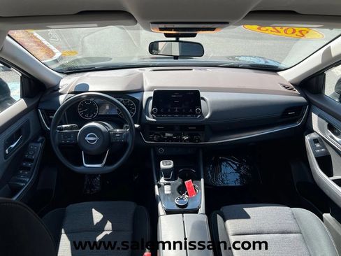 Used 2023 Nissan Rogue SV AWD/4WD image 17