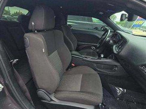 Used 2022 Dodge Challenger GT AWD/4WD image 5