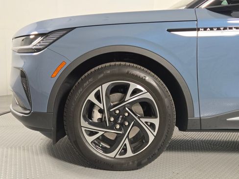 New 2026 Lincoln Nautilus Premier AWD/4WD image 11