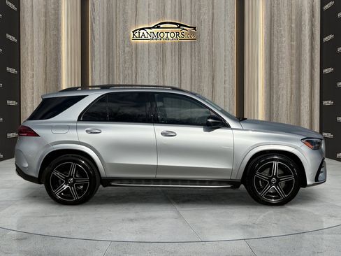 Used 2025 Mercedes-Benz GLE 450e 4MATIC w/ AMG Line Exterior image 8