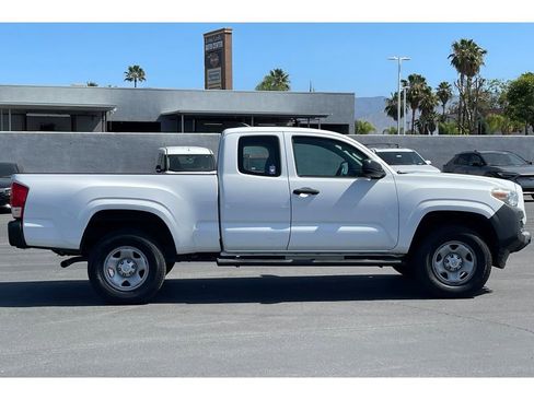 Used 2016 Toyota Tacoma SR RWD image 8