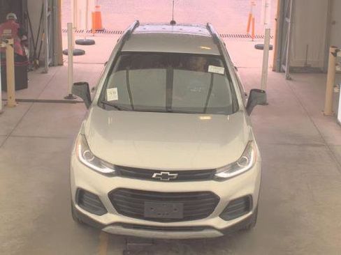 Used 2018 Chevrolet Trax LT w/ Redline Edition AWD/4WD image 17