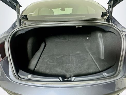 Used 2023 Tesla Model 3 Standard Range image 28