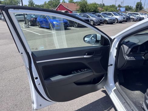 Used 2020 Hyundai Elantra SEL w/ Cargo Package (C1) FWD image 10
