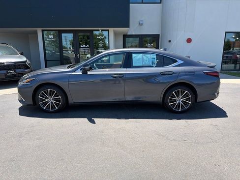 Used 2024 Lexus ES 250 w/ Premium Package AWD/4WD image 2