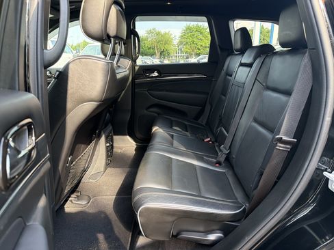 Used 2020 Jeep Grand Cherokee Overland AWD/4WD image 31