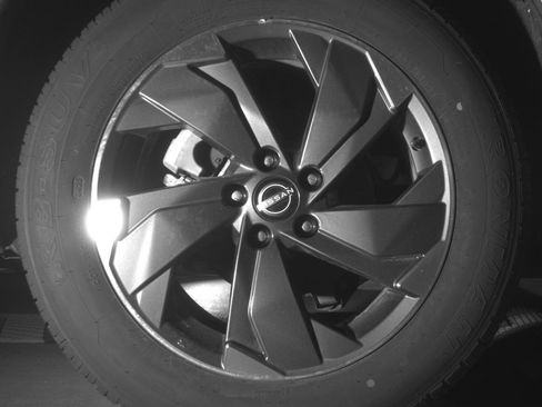 Used 2025 Nissan Rogue SV image 15