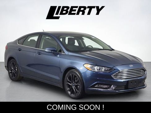 Used 2018 Ford Fusion SE image 1