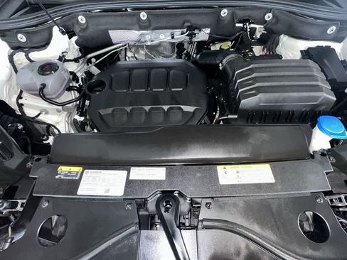 Used 2025 Volkswagen Atlas Cross Sport SEL R-Line AWD/4WD image 12
