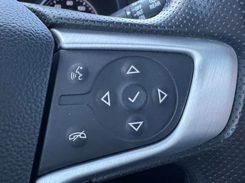 Used 2022 GMC Terrain SLE w/ Driver Convenience Package image 8