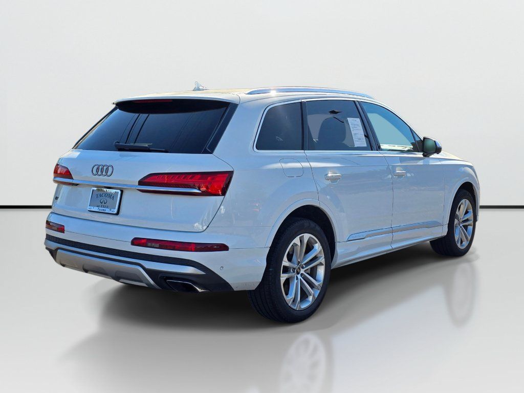 Used 2025 Audi Q7 3.0T Premium Plus AWD/4WD image 5