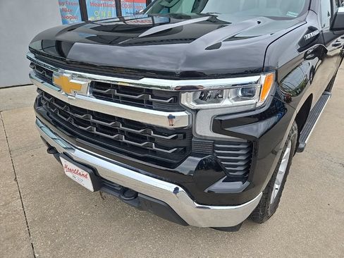 Used 2024 Chevrolet Silverado 1500 LT w/ Leather Package AWD/4WD image 18
