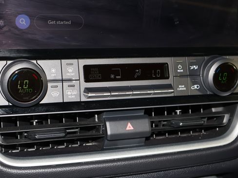 Used 2024 Toyota Grand Highlander XLE image 28