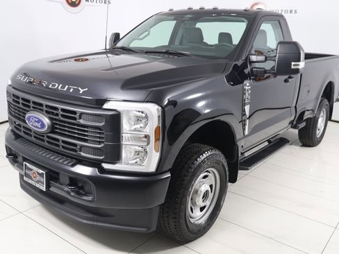 Used 2024 Ford F350 XL w/ Snow Plow/Camper Package image 17