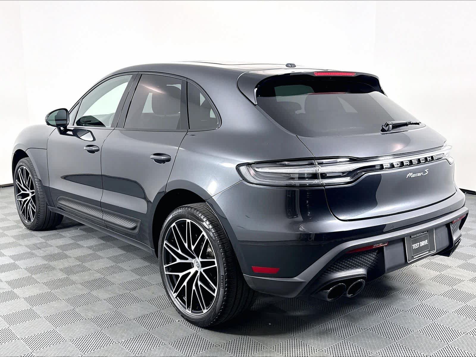 Certified 2023 Porsche Macan S AWD/4WD image 3