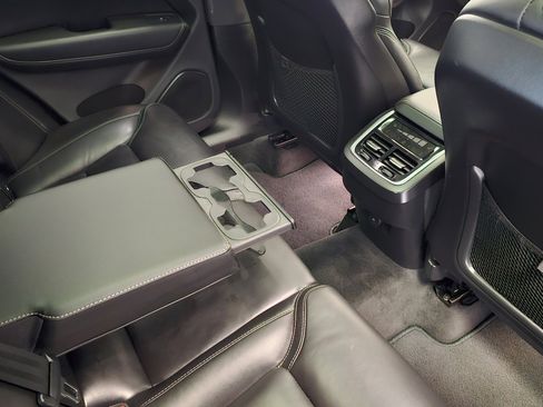 Certified 2022 Volvo XC60 B6 Inscription w/ Climate Package image 18