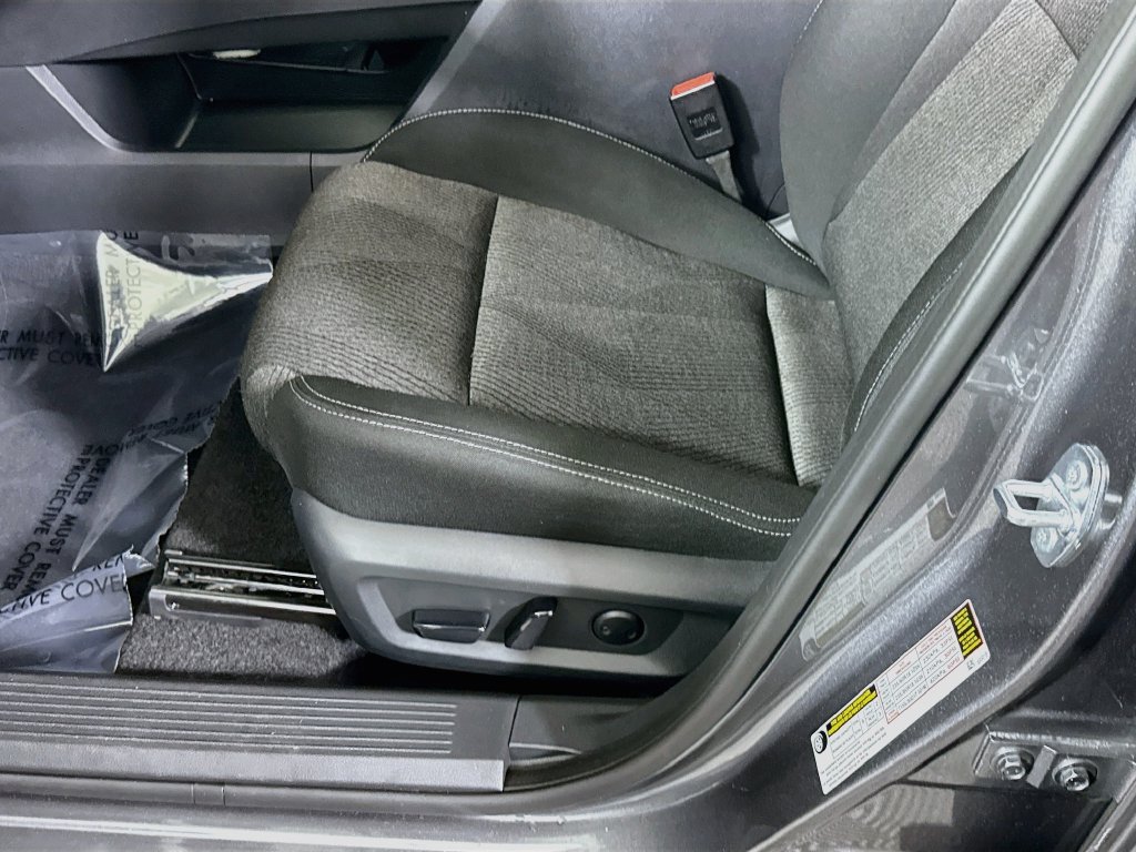 Certified 2025 Nissan Rogue SV FWD image 23