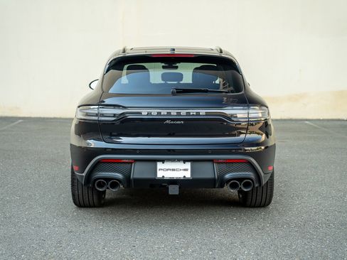 Certified 2025 Porsche Macan AWD/4WD image 7