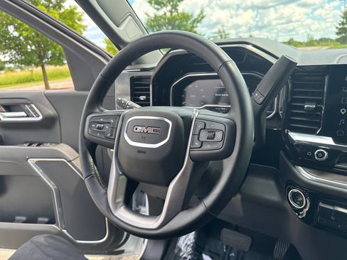 Used 2025 GMC Sierra 1500 SLT AWD/4WD image 22