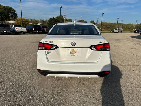 Used 2021 Nissan Versa SV image 6