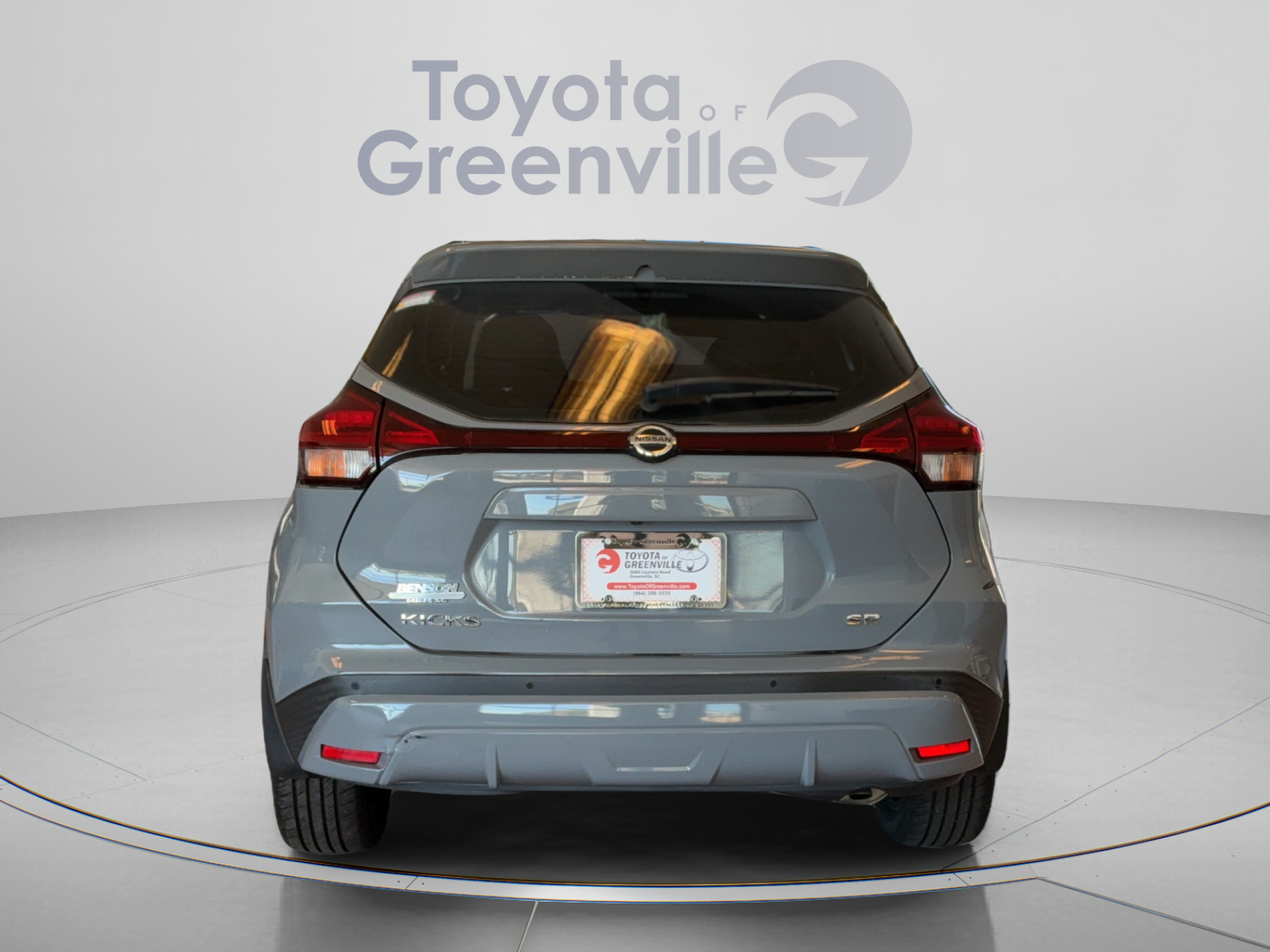Used 2021 Nissan Kicks SR w/ SR Premium Package FWD image 5