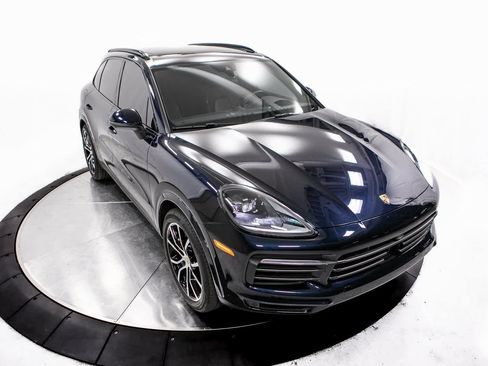 Certified 2023 Porsche Cayenne Platinum Edition w/ Assistance Package image 38
