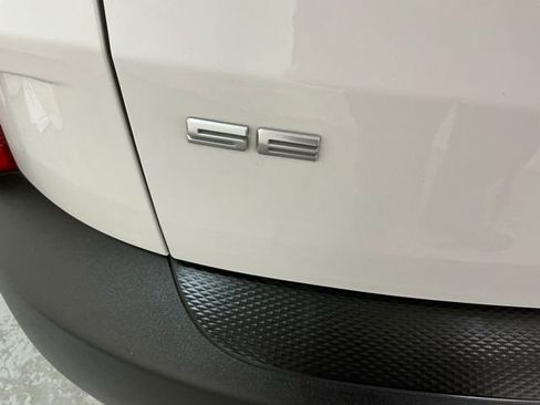 Used 2022 Ford Escape SE image 6