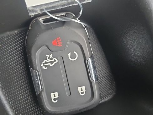 Used 2022 Chevrolet Silverado 1500 LT image 38