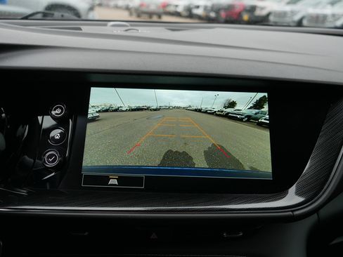 Used 2023 Buick Envision Preferred image 27