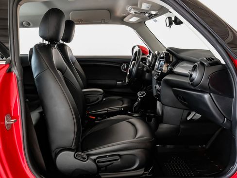 Used 2019 MINI Cooper 2-Door Hardtop FWD image 32
