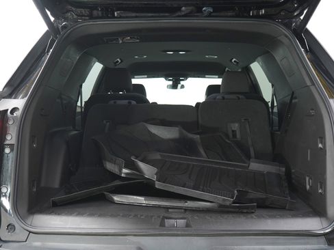 Used 2023 Chevrolet Traverse LT FWD image 18
