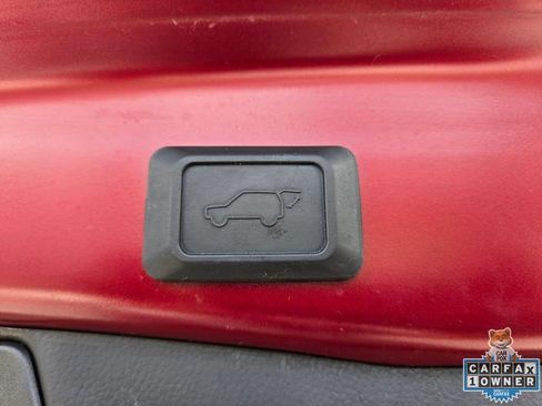 Used 2022 Toyota RAV4 XLE Premium AWD/4WD image 22