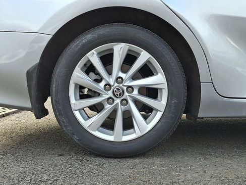 Used 2021 Toyota Camry LE image 30