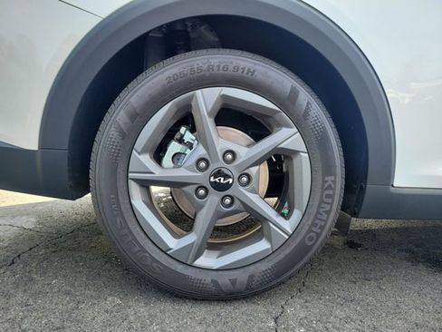 New 2026 Kia K4 FWD image 7
