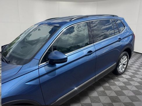 Used 2018 Volkswagen Tiguan SE w/ Panoramic Sunroof Package AWD/4WD image 9